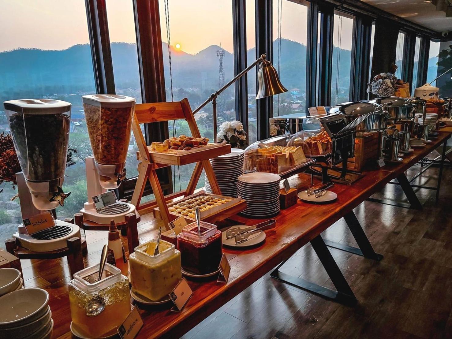The 28Th Hotel Kanchanaburi City Exteriör bild