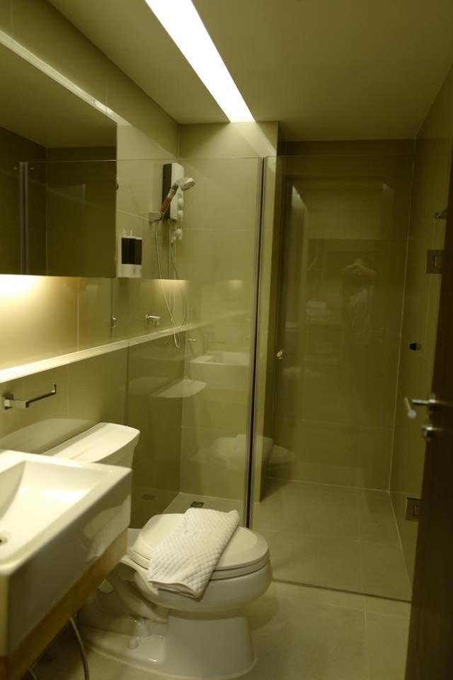 The 28Th Hotel Kanchanaburi City Exteriör bild