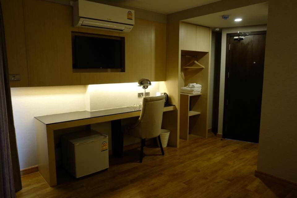 The 28Th Hotel Kanchanaburi City Exteriör bild
