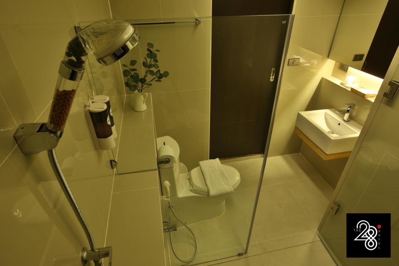 The 28Th Hotel Kanchanaburi City Exteriör bild