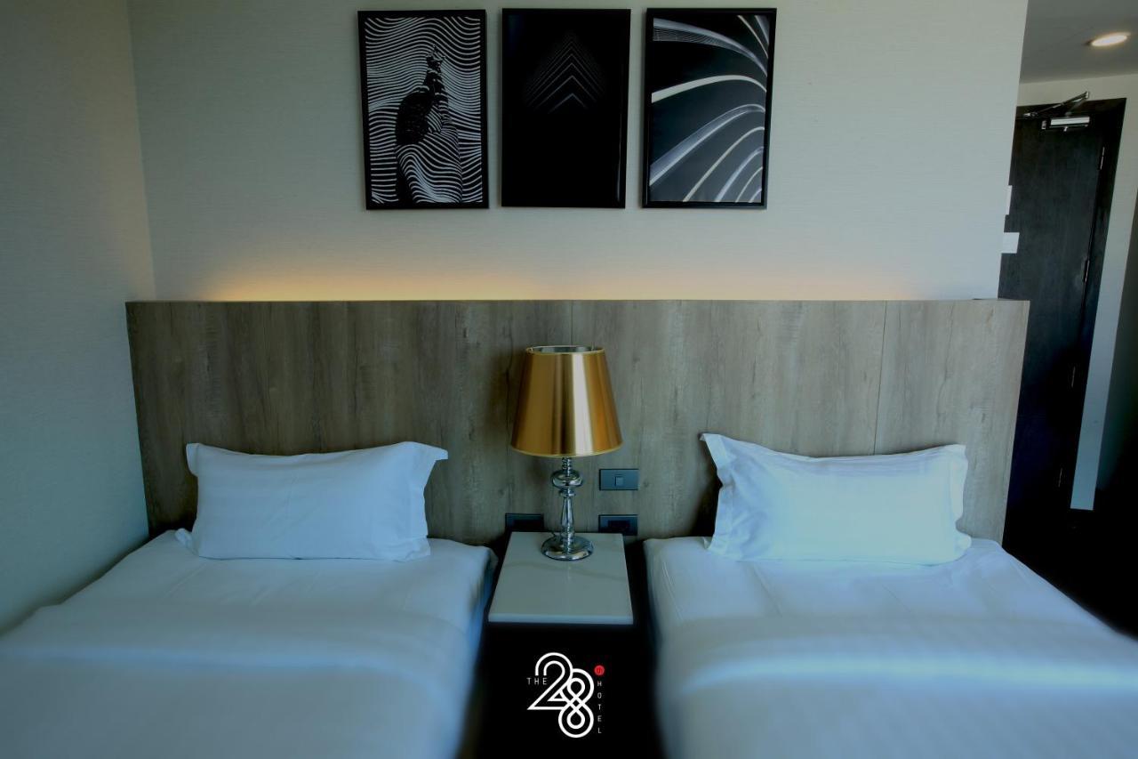 The 28Th Hotel Kanchanaburi City Exteriör bild