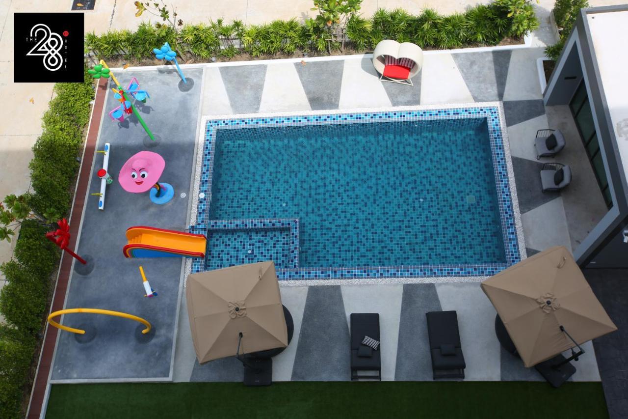 The 28Th Hotel Kanchanaburi City Exteriör bild