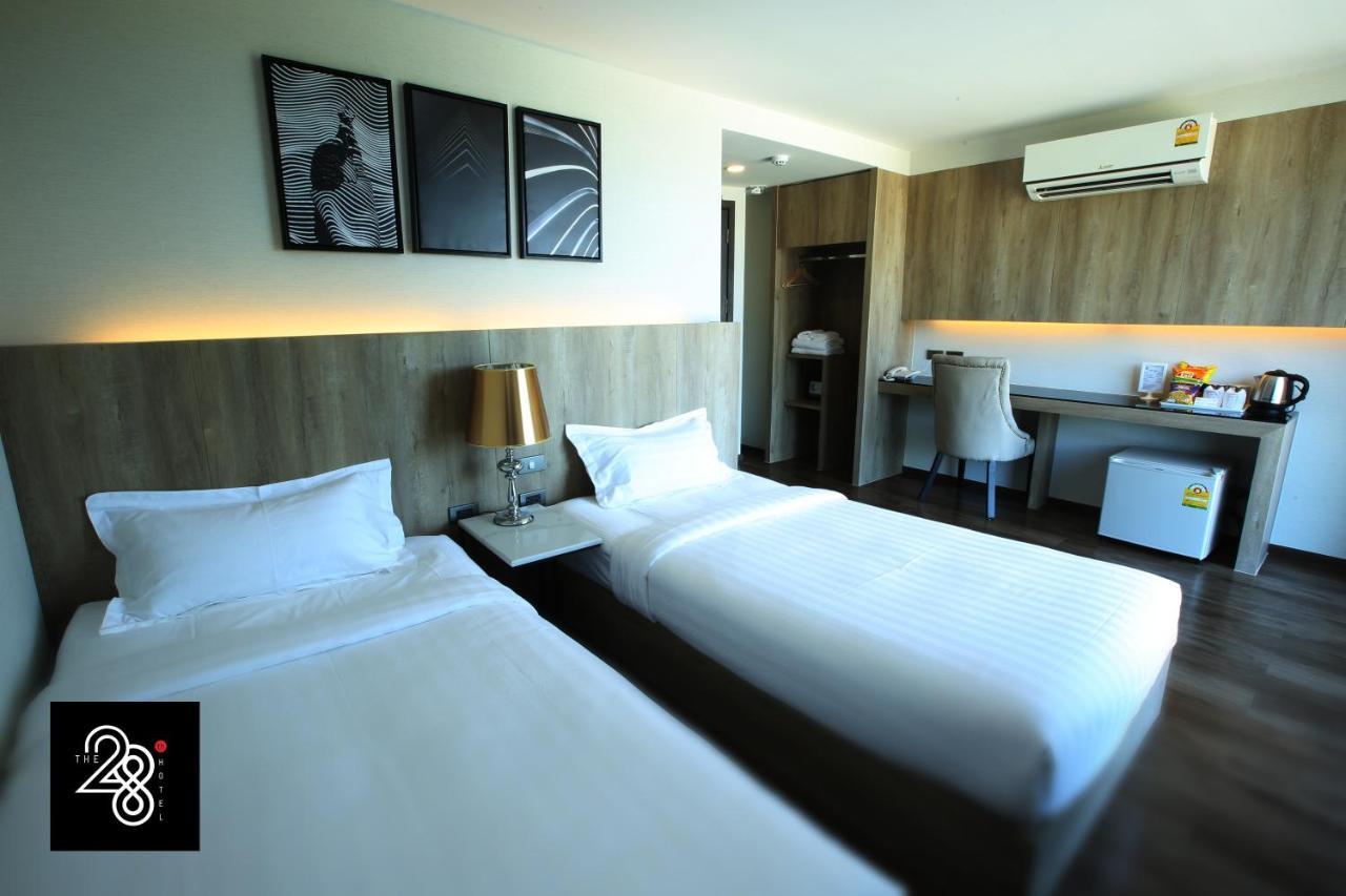 The 28Th Hotel Kanchanaburi City Exteriör bild